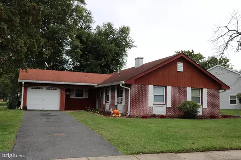 1 Meadowlark Ln, Willingboro, NJ 08046