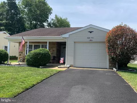 83 Huntington Dr, Southampton, NJ 08088