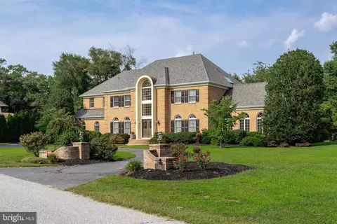 34 Cove Rd, Moorestown, NJ 08057