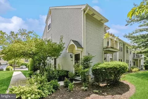706 B Sedgefield Dr, Mount Laurel, NJ 08054