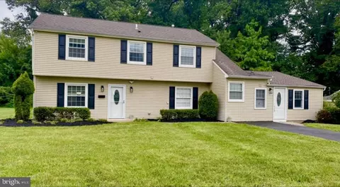 1 Mainbridge Ln, Willingboro, NJ 08046