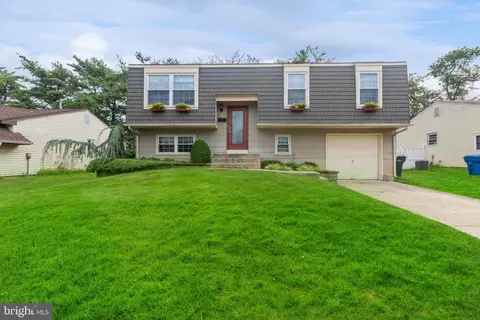 39 Sandal Ln, Willingboro, NJ 08046