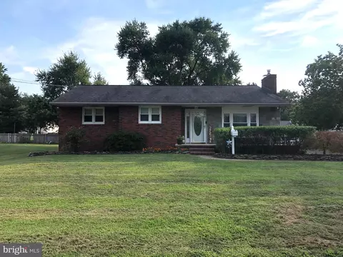 878 Wills St, Delran, NJ 08075