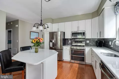 11 Clancy Ct, Marlton, NJ 08053
