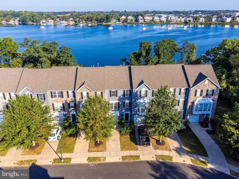 18 River Ln, Delanco, NJ 08075