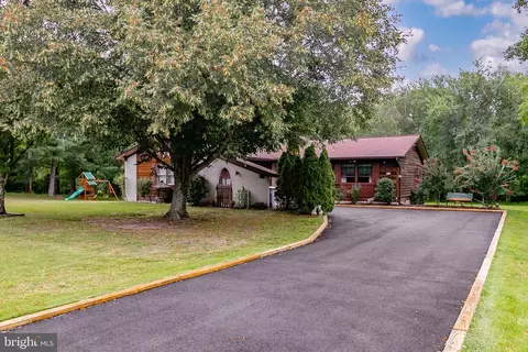 573 Ongs Hat Rd, Southampton, NJ 08088
