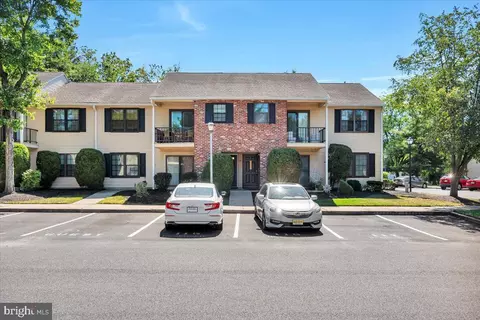 576 B Willow Turn Turn, Mount Laurel, NJ 08054