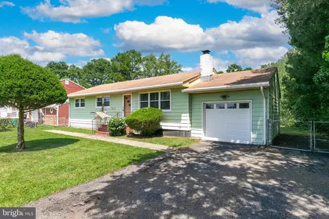 317 Chippewa Trl, Browns Mills, NJ 08015