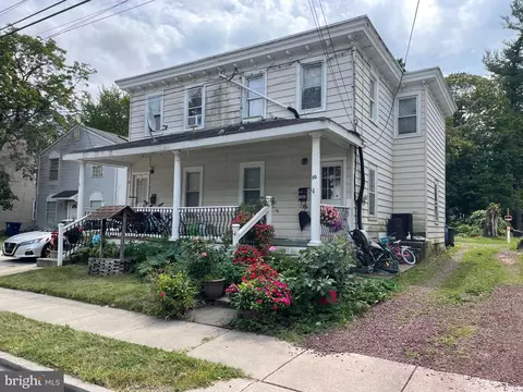 52 E 3rd St, Moorestown, NJ 08057