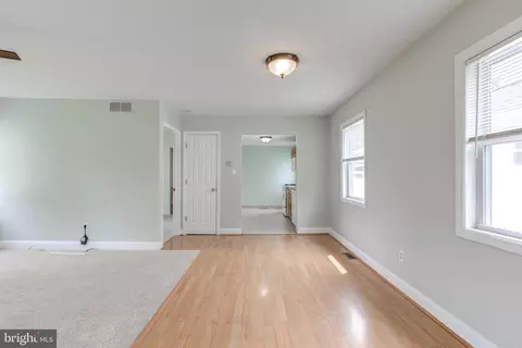 35 W Front St, Palmyra, NJ 08065 photo 4