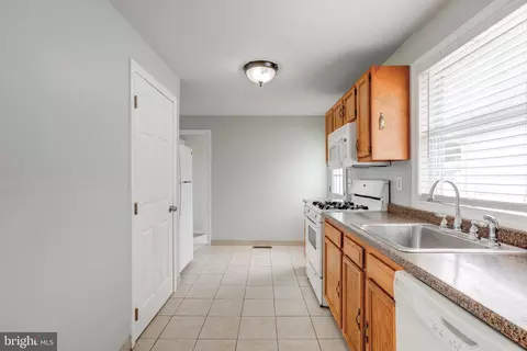 35 W Front St, Palmyra, NJ 08065 photo 13