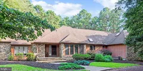 25 Larsen Park Dr, Medford, NJ 08055