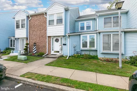 76 Suburban Blvd, Delran, NJ 08075