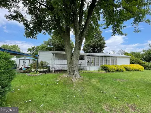 21 Estates Dr, Southampton, NJ 08088