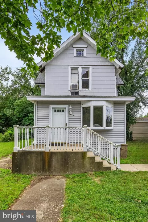 817 S Warrington Ave, Cinnaminson, NJ 08077