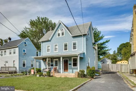 42 S Bridgeboro St, Delran, NJ 08075