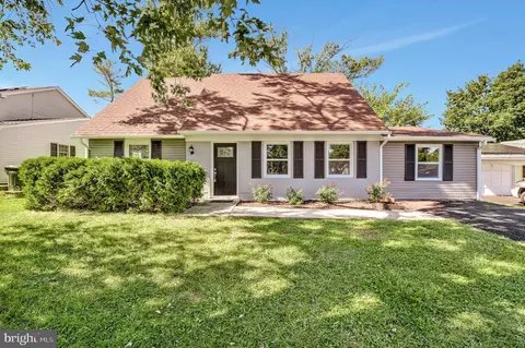 55 Medford Ln, Willingboro, NJ 08046