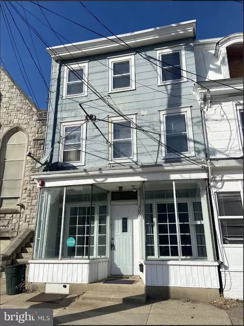 109 E Broad St #A, Burlington, NJ 08016