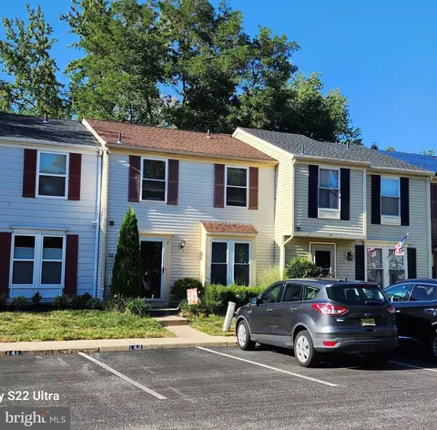17 Waterview Ct, Marlton, NJ 08053