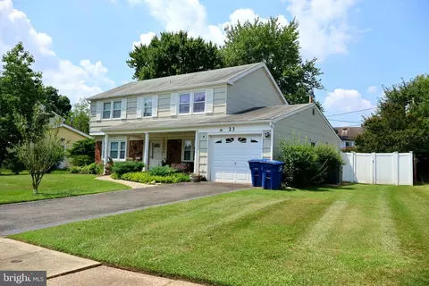 23 Garrett Ln, Willingboro, NJ 08046