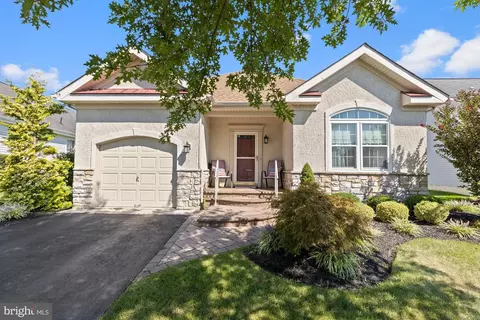 125 Paisley Pl, Hainesport, NJ 08036