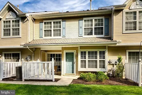 1805 Stokes Rd, Mount Laurel, NJ 08054