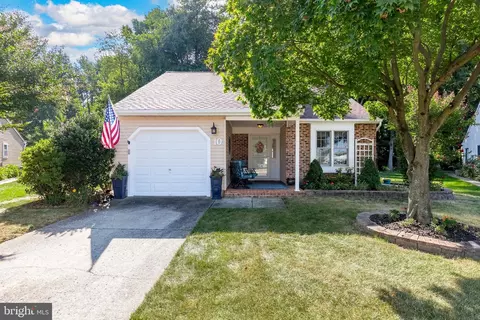 10 Panorama Ct, Mount Laurel, NJ 08054