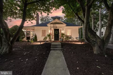 15 W Maple Ave, Moorestown, NJ 08057