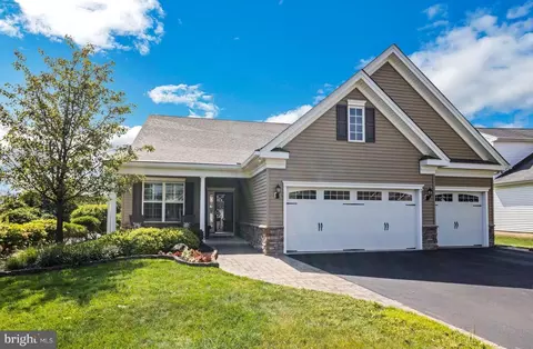 12 Highspire Ct, Medford, NJ 08055