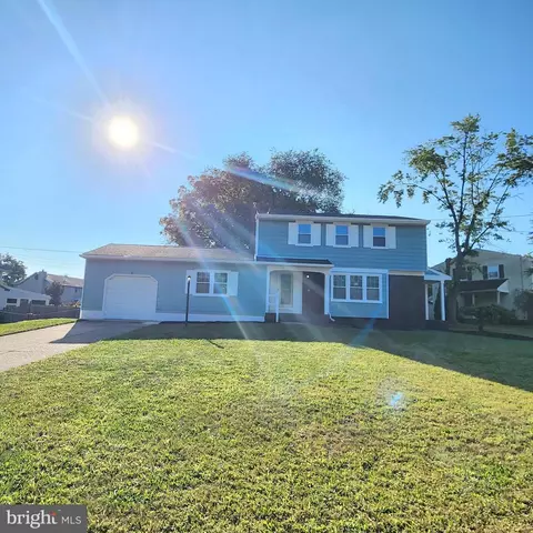 6 Montclair Dr, Delran, NJ 08075