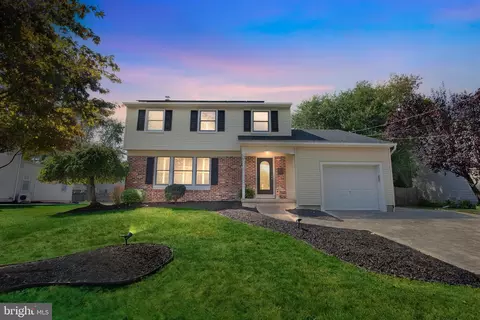 3 Yorktown Dr, Marlton, NJ 08053