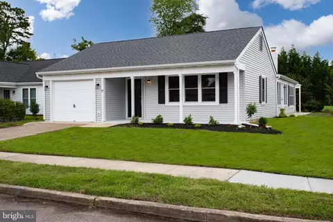 17 Norwich Ln, Southampton, NJ 08088