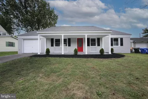 15 Executive Ln, Willingboro, NJ 08046