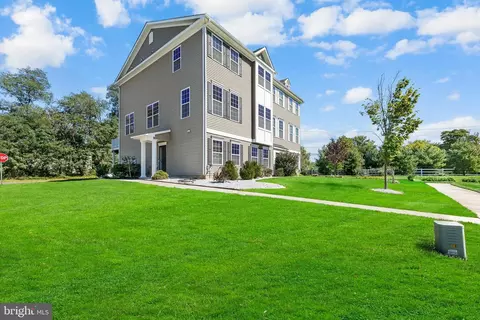40 Mountie Ln, Chesterfield, NJ 08515