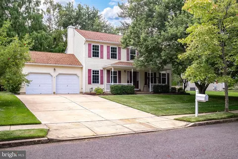 16 Windsor Ln, Trenton, NJ 08620