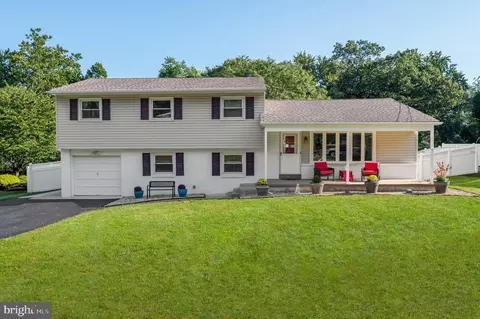 311 Buttonwood Ln, Cinnaminson, NJ 08077