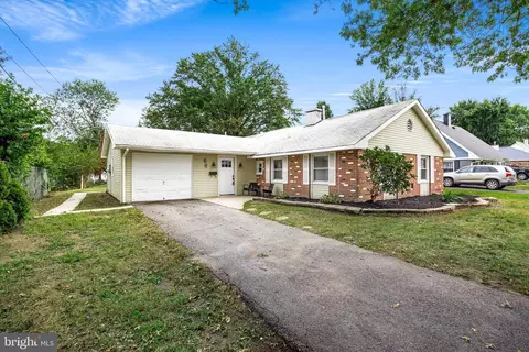 68 Princeton Ln, Willingboro, NJ 08046