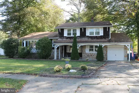 712 Parry Blvd, Cinnaminson, NJ 08077
