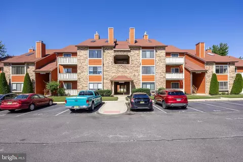 2110 Greenwood Ct, Mount Laurel, NJ 08054