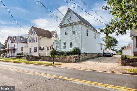 518 Bridgeboro St, Riverside, NJ 08075