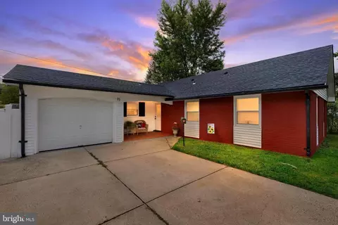 15 Heath Ln, Willingboro, NJ 08046