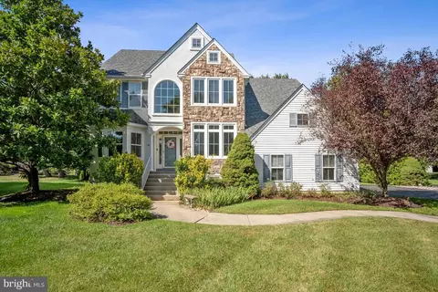 28 Emerson Dr, Cinnaminson, NJ 08077