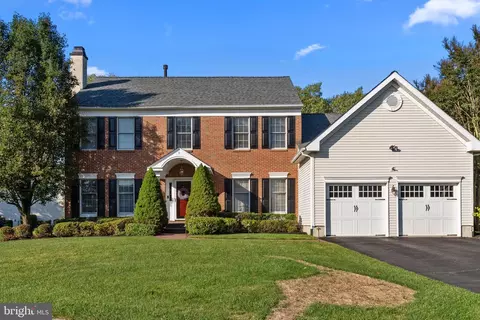 9 Sycamore Ln, Moorestown, NJ 08057