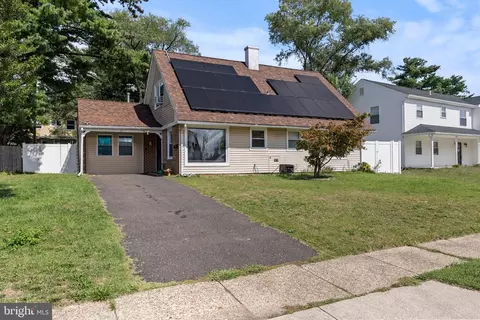 27 Berkshire Ln, Willingboro, NJ 08046