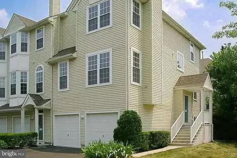 6504 Riverfront Dr, Palmyra, NJ 08065