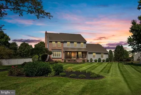 101 Fox Chase Ct, Southampton, NJ 08088