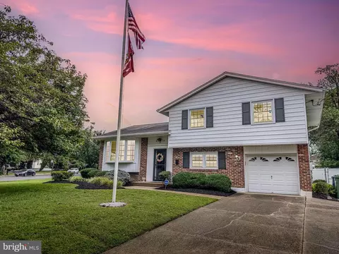 35 Greentree Rd, Marlton, NJ 08053