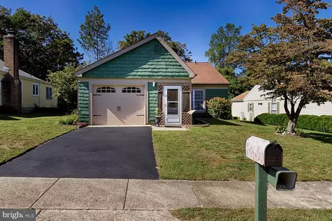 16 Stamford Pl, Southampton, NJ 08088