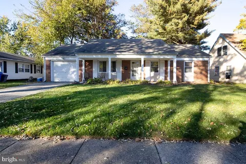 56 Eastbrook Ln, Willingboro, NJ 08046