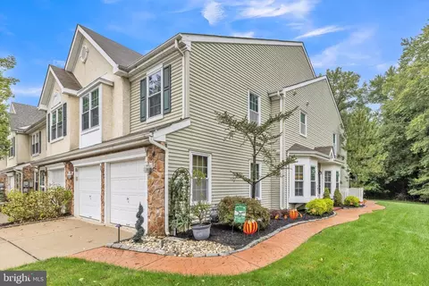 52 Stokes Rd, Mount Laurel, NJ 08054